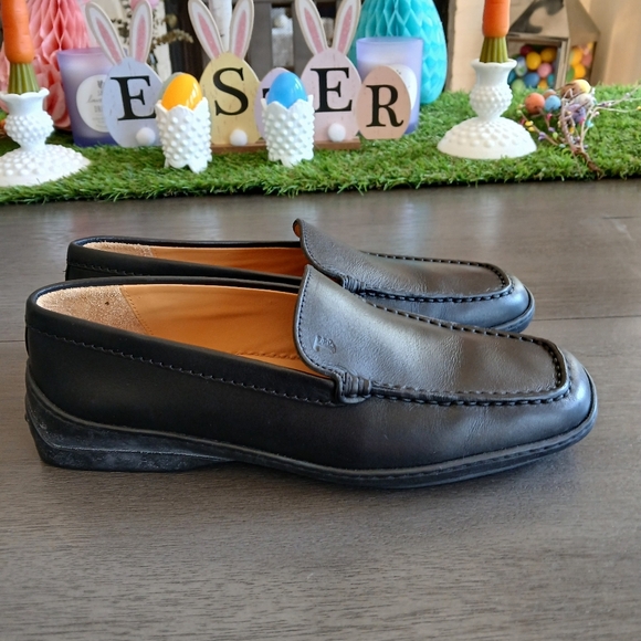 Tods NWOT Leather Loafers Woman Size 6.5 - Picture 1 of 8